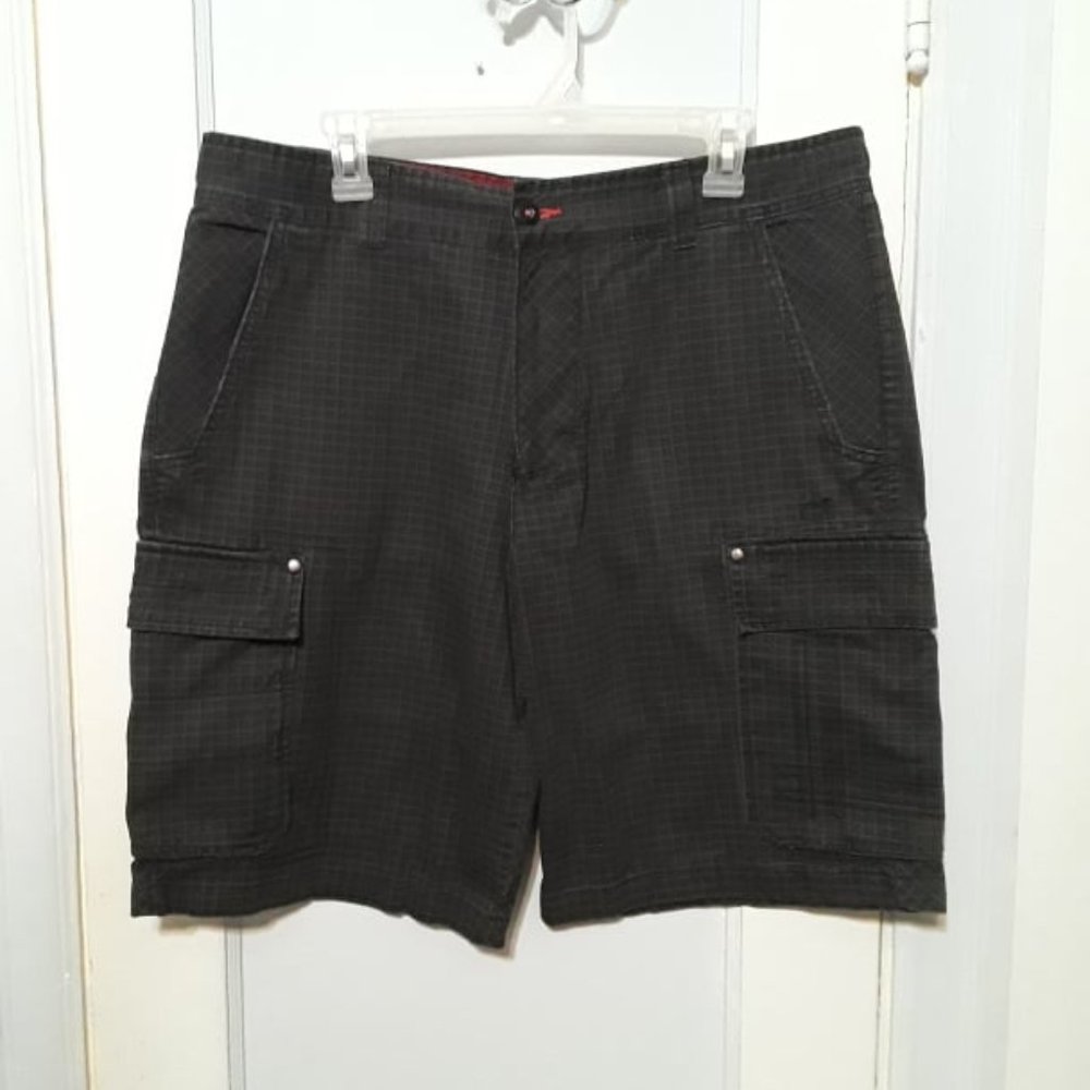 O.P. OCEAN PACIFIC MEN'S - SHORTS SIZE 38 - INSEAM 11" - BLACK & GRAY CHECKERED